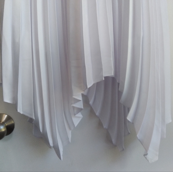 White Asymmetrical maxi - Picture 2 of 8